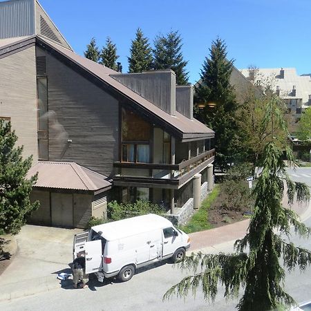 Clock Tower Resort Уистлер Экстерьер фото