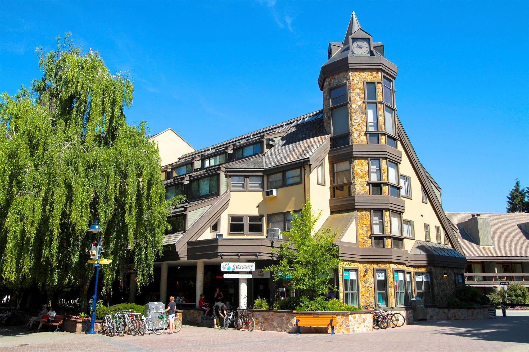 Clock Tower Resort Уистлер Экстерьер фото