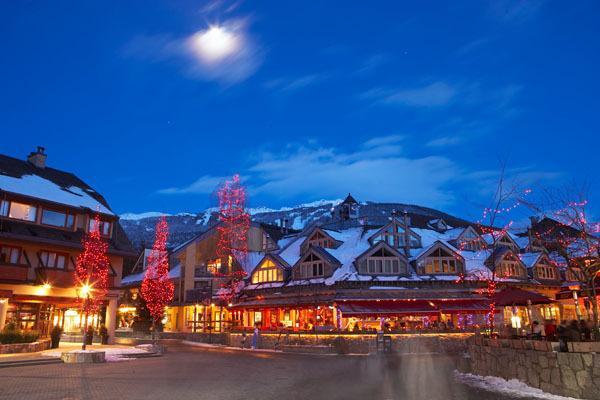 Clock Tower Resort Уистлер Экстерьер фото